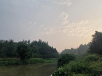 芒岭村的河。